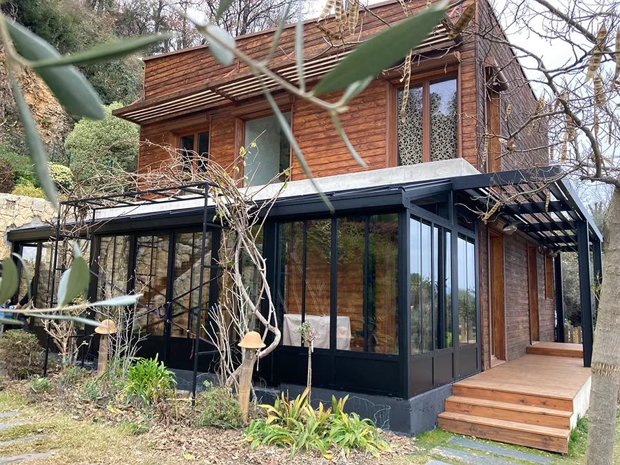 Réalisation d'une pergola en fer forgé